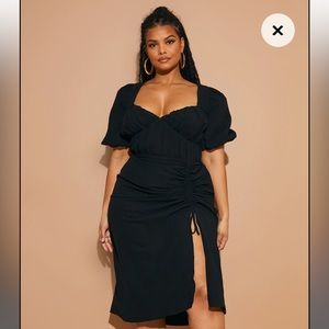 •pretty little thing midi dress
•size 14
•NWT